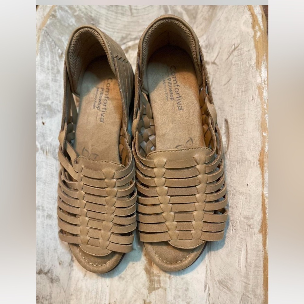 Women's Tan fisherman Sandals Sz 6.5